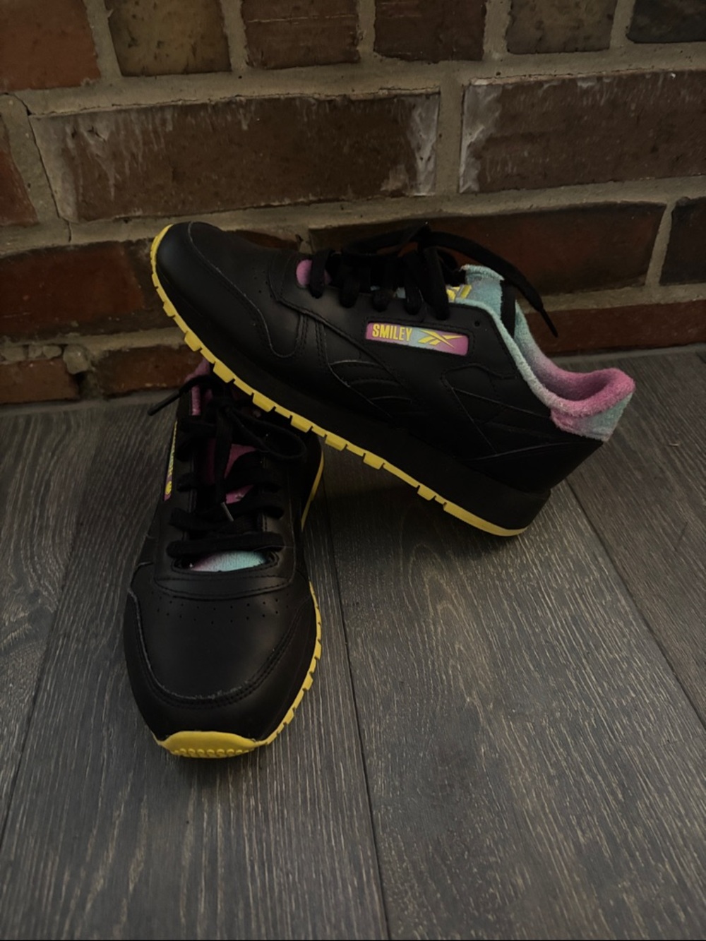 Reebok x Smiley 50th Anniversary collab
W9
